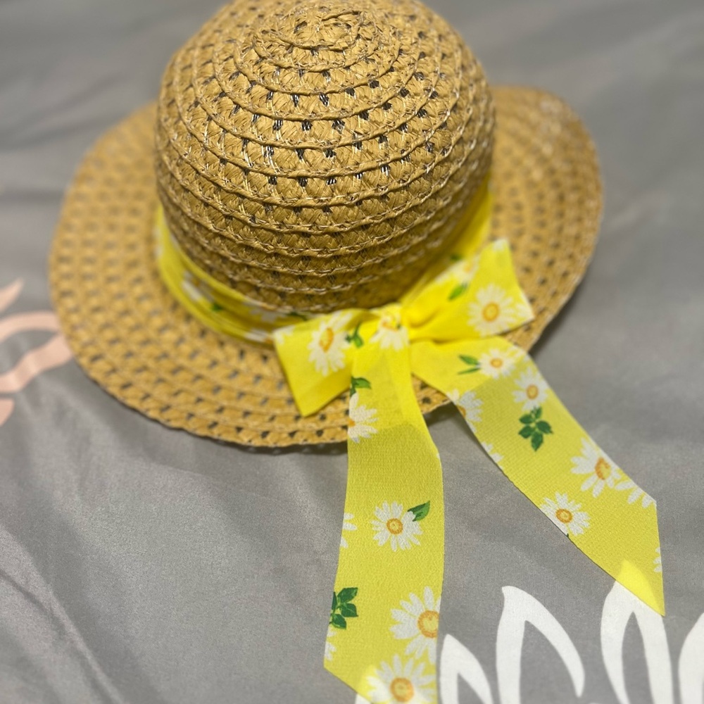 🌻Straw Hat with Yellow Floral Ribbon🌻 - Picture 3 of 4